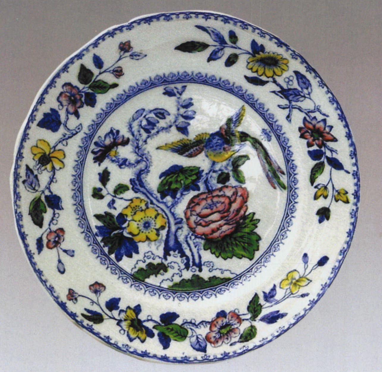 英国十九世纪末二十世纪初仿中国手绘线描填彩花鸟纹瓷盘