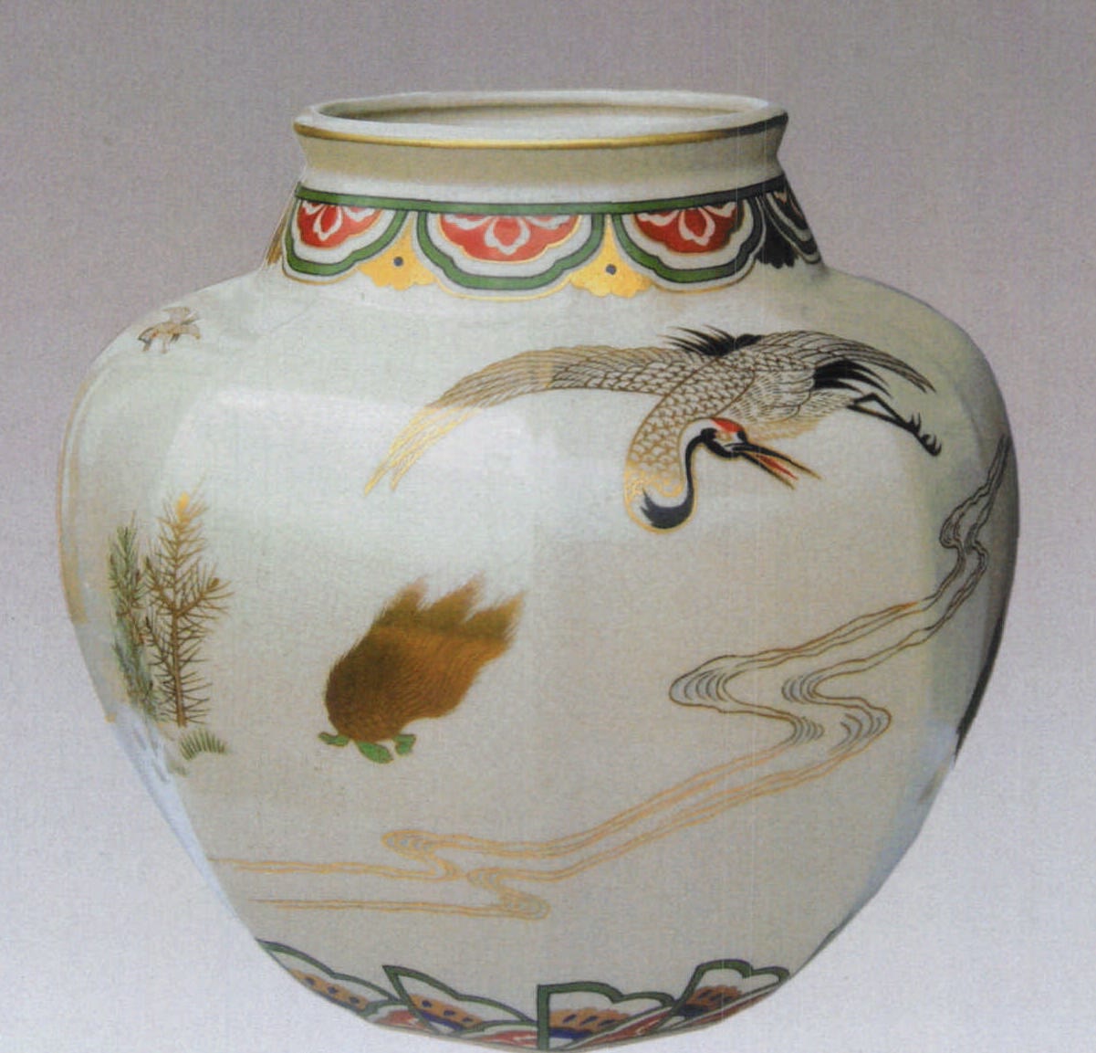 二十世纪早中期日本彩绘松鹤金龟纹菱形大罐