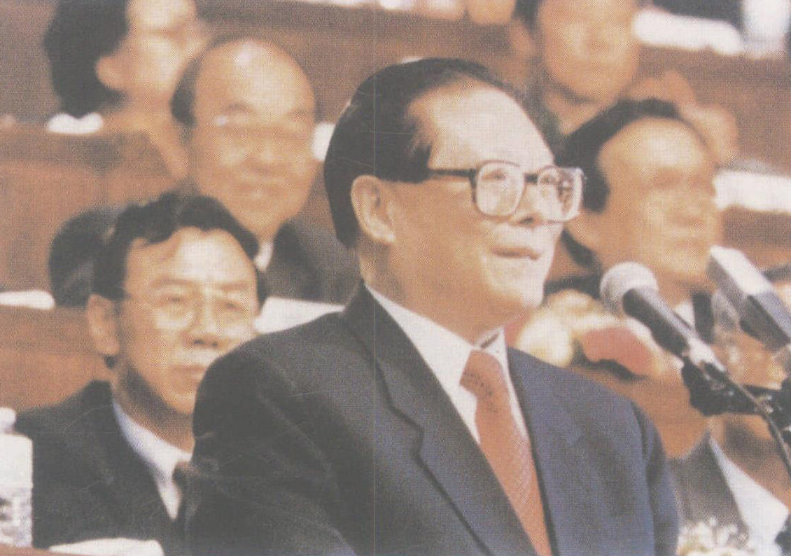 1995年5月1日，江泽民出席在天津举办的第43届世乒赛开幕式