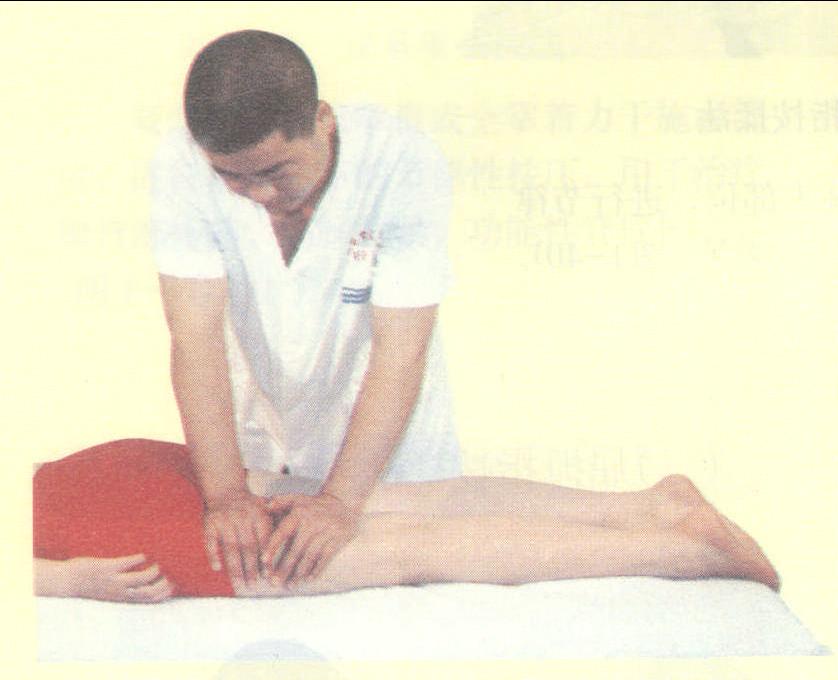 (五)雙掌協(xié)同按揉法