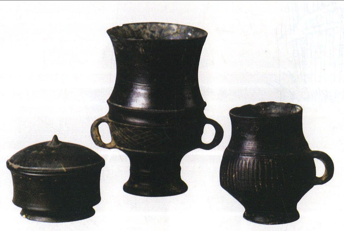 黑陶盒、黑陶双耳杯和黑陶单耳杯