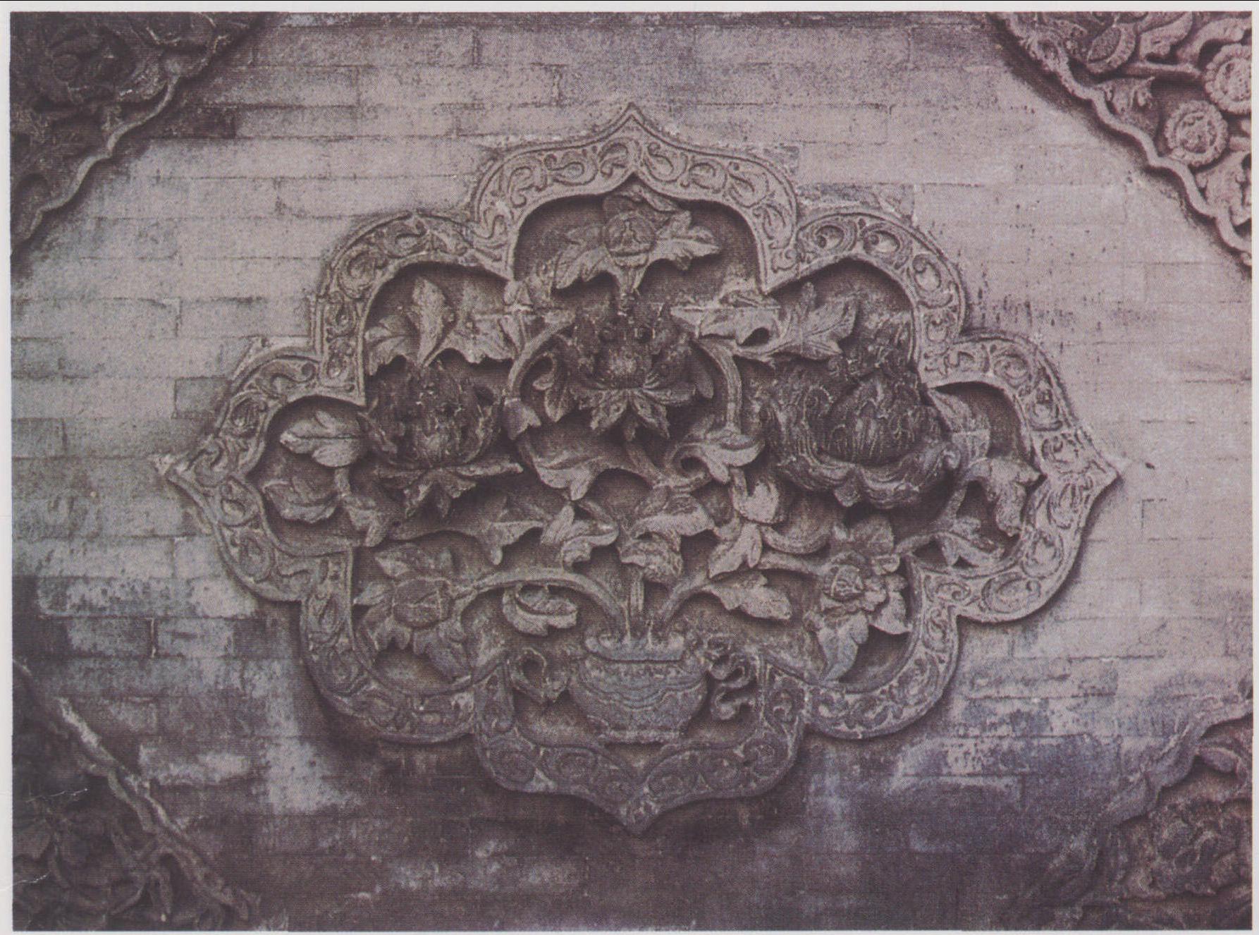 13 北京白云观山门砖雕八字影壁牡丹盒子
