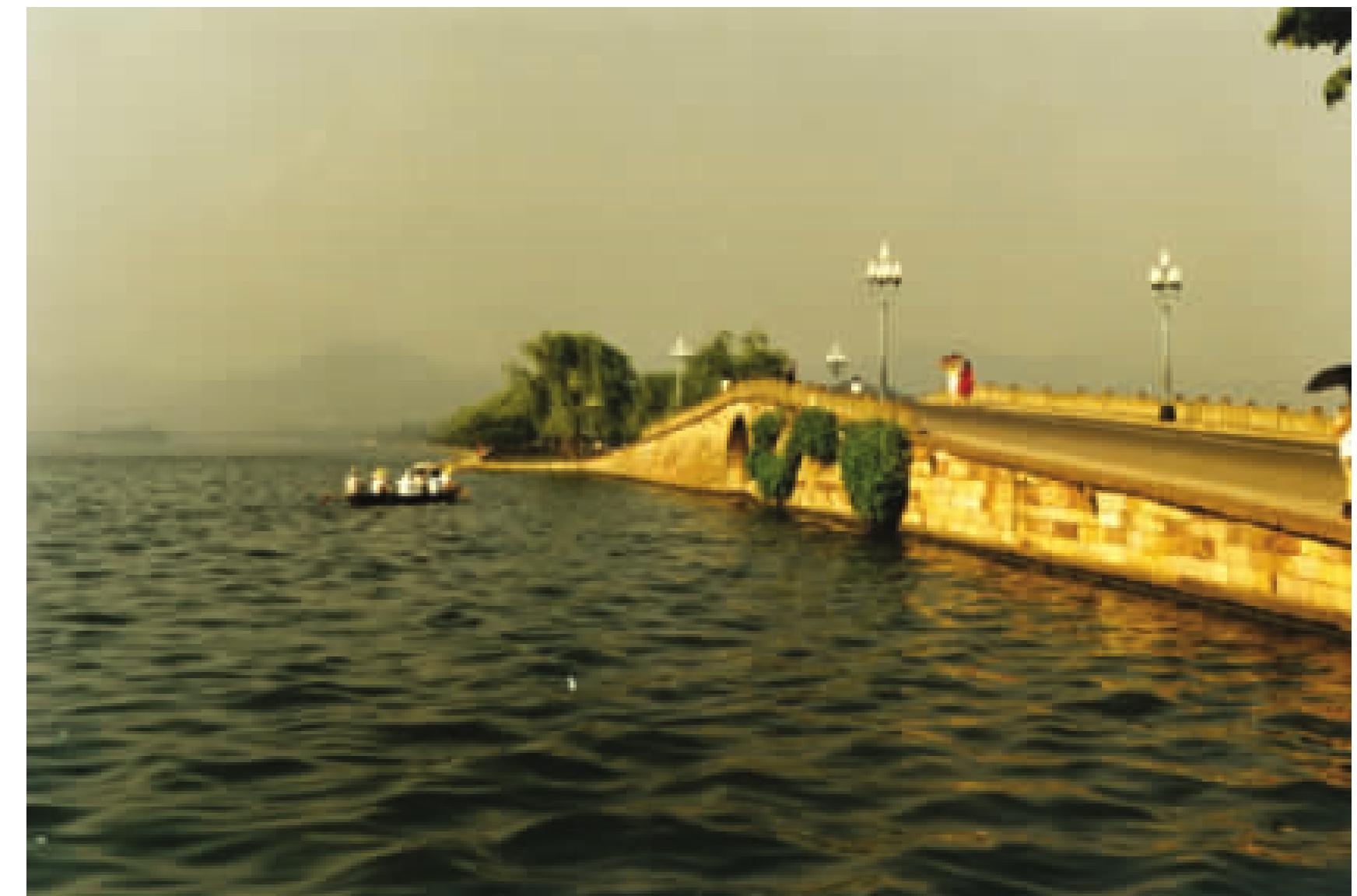 西湖断桥|摄影|风光|azheng1995 - 原创作品 - 站酷 (ZCOOL)