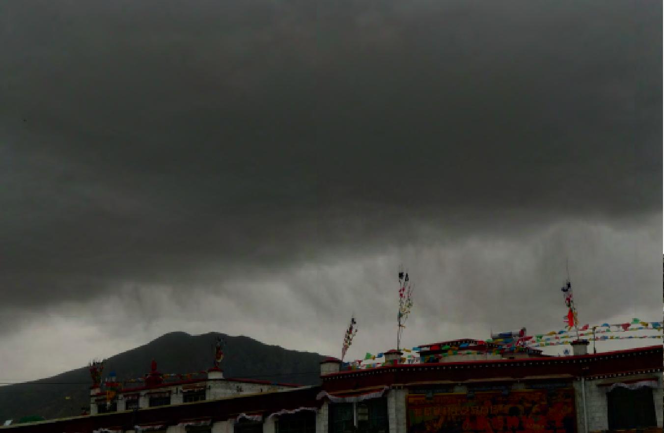 降水线迹雨层云