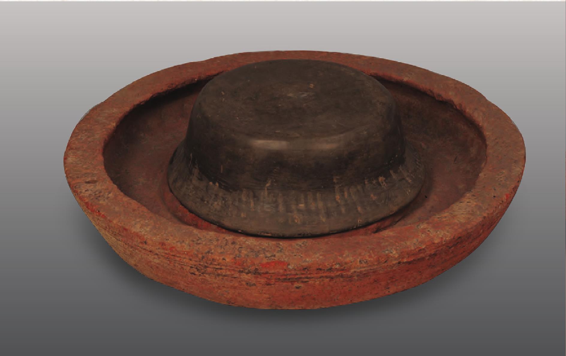 仰韶文化晚期制陶盆形座与制陶托盘
